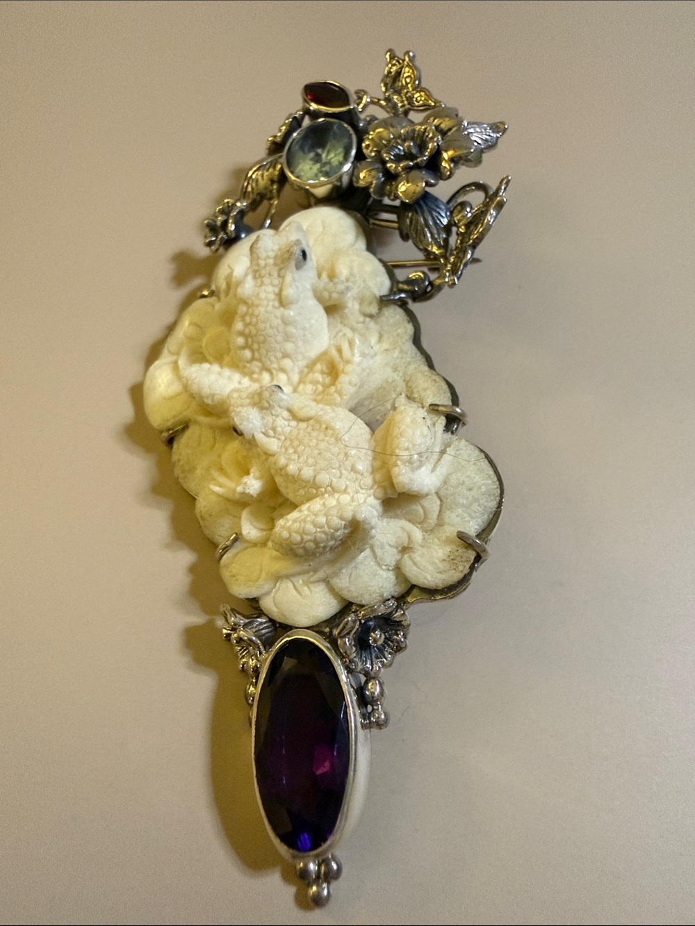 Vintage Sterling Silver Hand-Carved Shell Frog Brooch